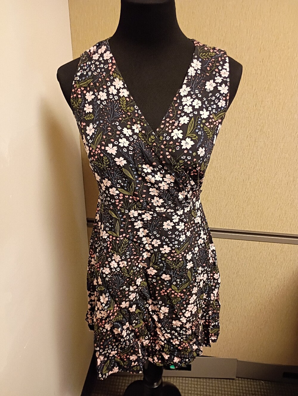 Pre-owned Loft Outlet Wrap Dress Size M